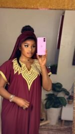 Gandoura Moderne en Crêpe avec Foulard Assorti – Taille Standard – Image 5