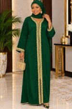 Caftan Marocain Femme en Crêpe Doux – Broderies Dorées Artisanales – Image 6