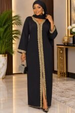 Caftan Marocain Femme en Crêpe Doux – Broderies Dorées Artisanales – Image 7