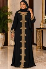 Caftan Marocain Femme en Crêpe Doux – Broderies Dorées Artisanales