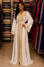 Caftan Marocain Élégant – Nouvelle Collection Broderie & Tissu Crêpe Rosa – Image 2
