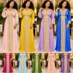 Caftan Marocain en Tissu Jawhara 1ère Qualité – Broderies Dorées & Ceinture Assortie