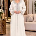 Gandoura Marocaine Femme en Crêpe Doux – Broderies Élégantes sans Foulard